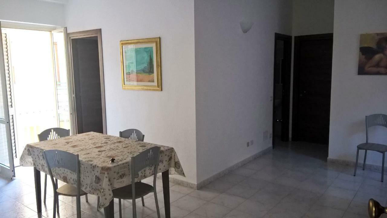 Climatizzato In Centro A 100M Dal Mare Villa Cirò Marina Kültér fotó