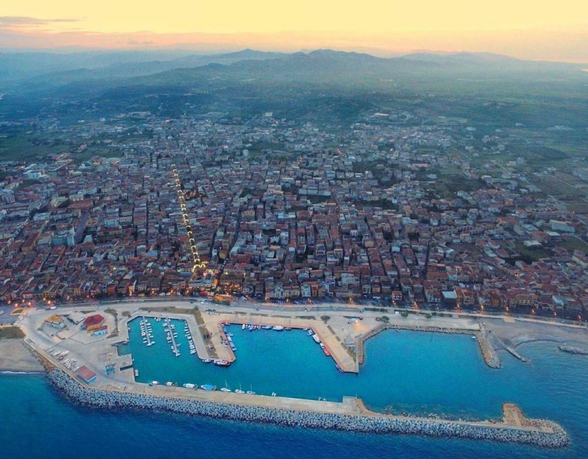 Climatizzato In Centro A 100M Dal Mare Villa Cirò Marina Kültér fotó