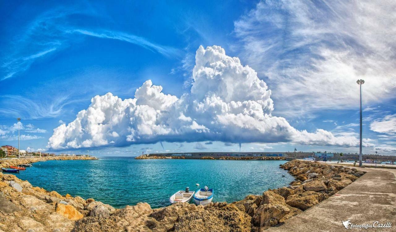 Climatizzato In Centro A 100M Dal Mare Villa Cirò Marina Kültér fotó